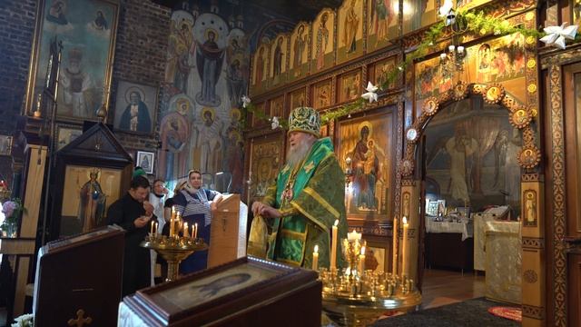 Праздник Сошествия Святого Духа в храме Святой Троицы смотреть онлайн