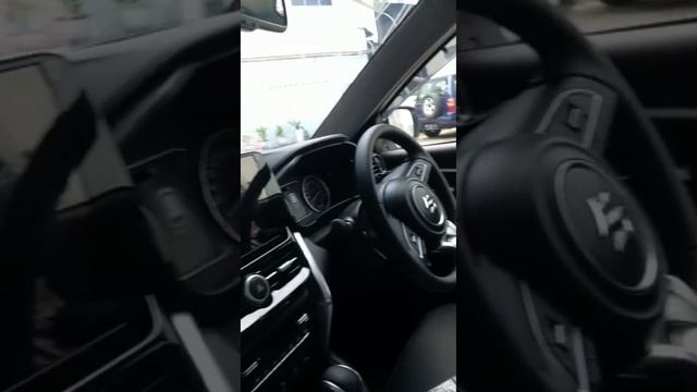 Suzuki Grand Vitara Hybrid смотреть онлайн