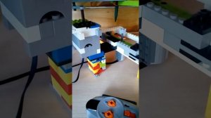Машина которая рисует из лего