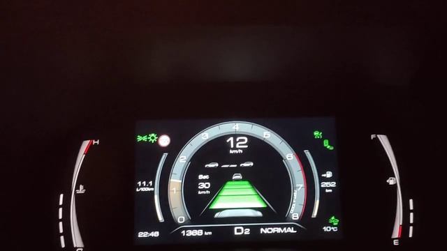 Новый Haval Jolion 2021 сам едет в пробке. Как это работает? смотреть онлайн