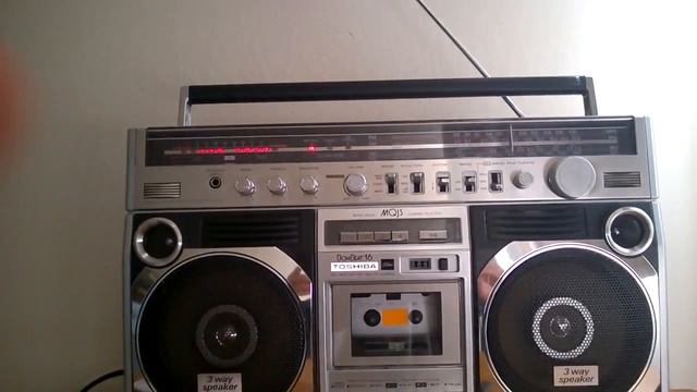 Toshiba RT-8890S (BomBeat 16) boombox from 1980 смотреть онлайн