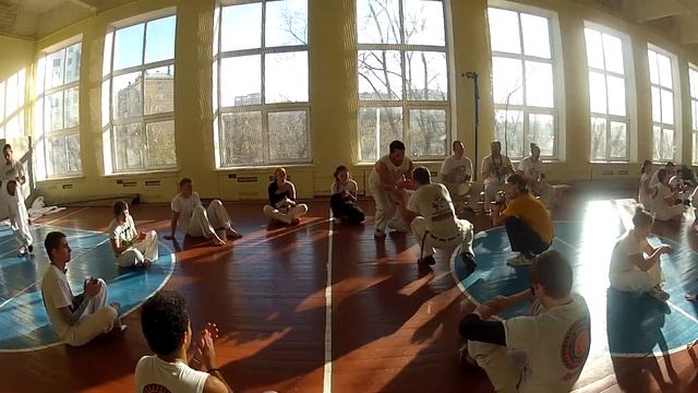 Contra mestre Edgar vs prof Duende - I Batizado Senzala de Capoeira Moscow 2012 смотреть онлайн