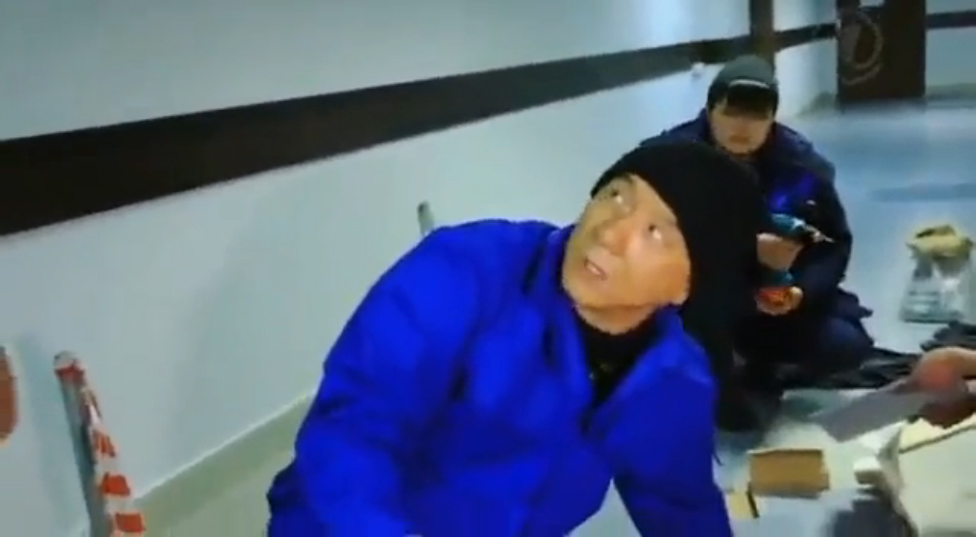 Джеки Чан_не приехал_... подмени..._) смотреть онлайн