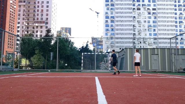 ЗАБИЛ НОЖНИЦАМИ В ДЕВЯТКУ?! | ФУТБОЛЬНЫЙ ВЫЗОВ VS HULSTER смотреть онлайн