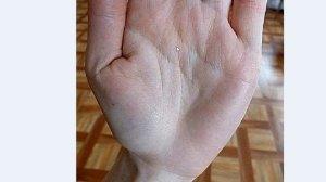 что за знак под безымянным пальцем? это флаг? хиромантия