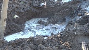 эксперимент-закачиваю воду в норку крота. часть 1