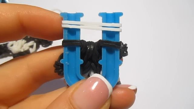 ПАНДА из резинок на рогатке без станка. Фигурка из резинок | Panda Rainbow Loom смотреть онлайн