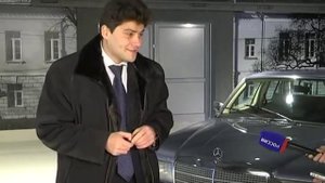 Мерседес Высоцкого доставлен в музей Екатеринбурга