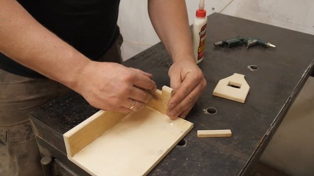 Cool idea! Look what I made from a door hinge and a metal profile! смотреть онлайн