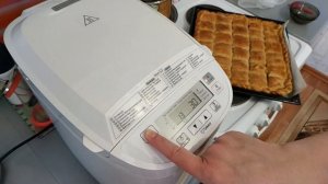 Месим тесто в хлебопечки  Philips. Рецепт, результат на выходе.