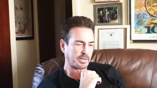 Gary Stretch talks about the film, The legend plays on! смотреть онлайн