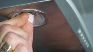 How to replace a Cooker hood extractor lamp bulb G4 12v 20 watt halogen light