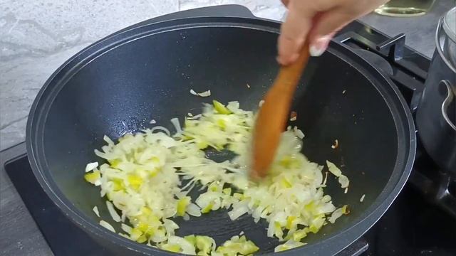 Макароны по - флотски с фаршем. Вкусно и быстро готовлю обед.всем морякам огромный привет.
