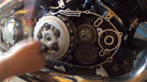 Дефектовка дисков сцепления XVS 650 400 Drag Star Yamaha измеряем собираем и проверяем работу 4к