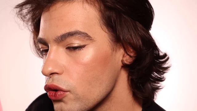 КАК НАУЧИТЬСЯ РИСОВАТЬ СТРЕЛКИ 😍 Бесплатный мастер-класс от визажиста смотреть онлайн