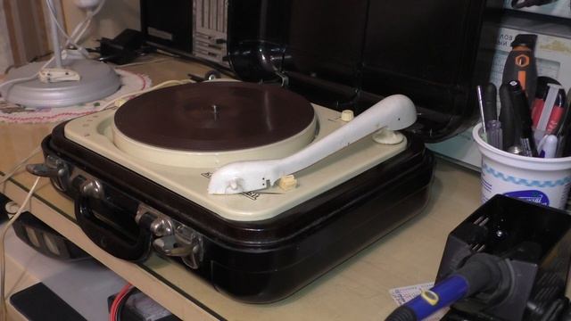 Электропроигрыватель Концертный. Корпус из карболита. смотреть онлайн