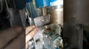 Прижим суппорта к станине.