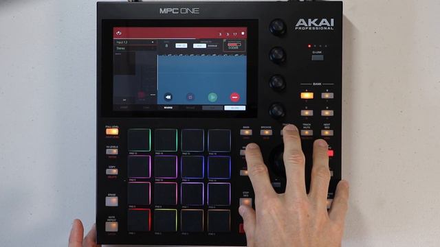 MPC LIVE 2 vs MPC ONE ~ 2022 Comparison // Which one should you get? смотреть онлайн