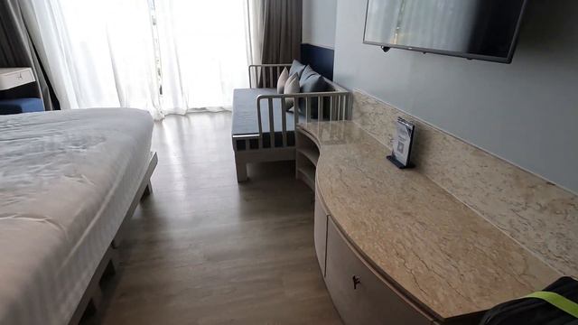 Seabed Grand Hotel смотреть онлайн