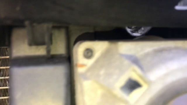 Замена лампочки дальнего света Volkswgen Passat B6 смотреть онлайн