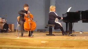 И. Х. Бах концерт для виолончели До минор 3 часть. М.Скибицкий (12)