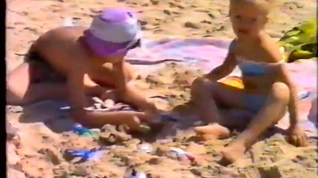 День рождения.Жюльян Жаммаль, в детском саду "Насау", дома Семейный архив. 11 .02 .1999.Часть 2 смотреть онлайн