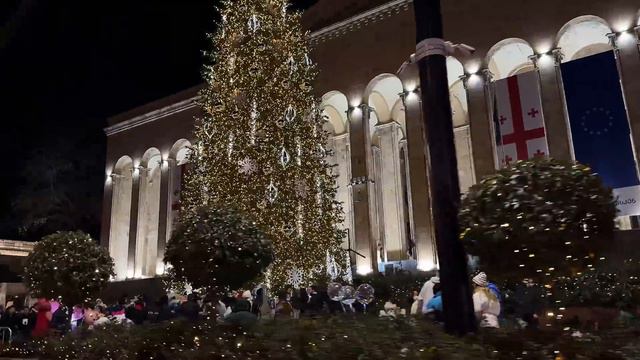 "Тбилиси - европейский город". Блеск и шик новогодней столицы Грузии 2023 - 2024 #tbilisi смотреть онлайн