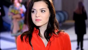 Фигуристка Аделина Сотникова учит элементы парного катания | Последние новости