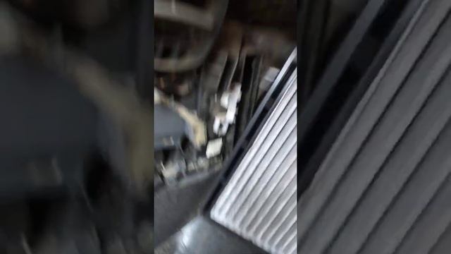 Замена салонного фильтра Рено Меган 2 смотреть онлайн