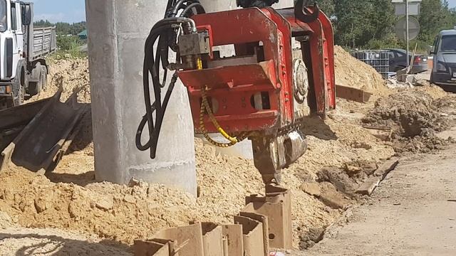 Извлечение шпунта Ларсена/Демонтаж шпунта Ларсена