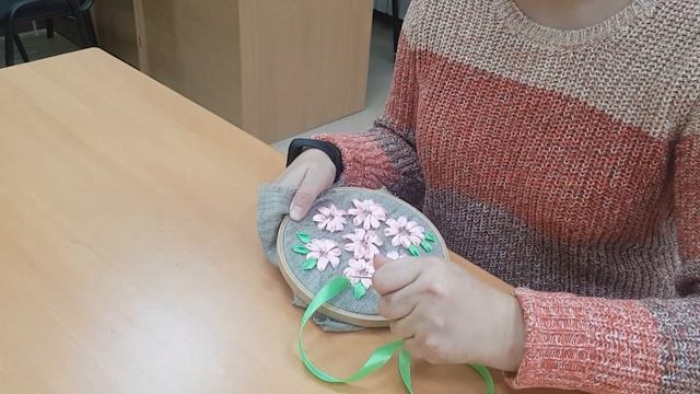 Текстильная мастерская/Вышивка лентами/Цветочная композиция/Пятиминутка