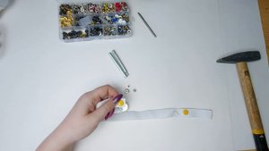 Как поставить кнопки? Установка кнопок на вязаном изделии