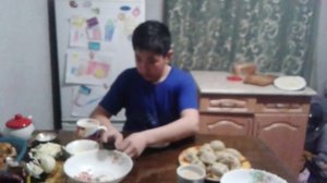 Вызов №2  Поедание Бузз позы