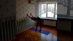 Комплекс упражнений у стены для спины и ног
