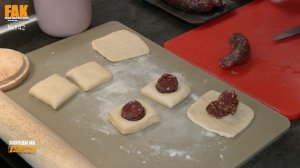 Выпечка из слоёного теста с мясом. Получится у всех!