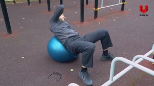 Упражнения для спины от Шамиля Аляутдинова (мяч, турник, брусья)