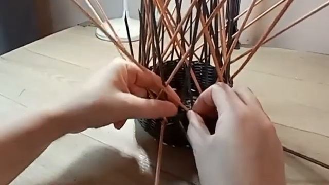 Узор "Ромбы" из газетных трубочек. Имитация сетки.