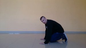 l Как научиться стоять на голове за 3 минуты l Встать в стойку на голове l