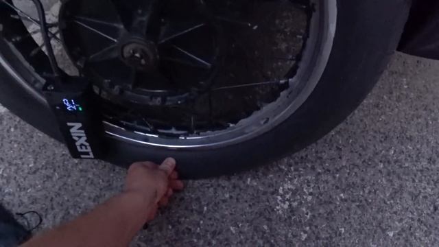 Спустило колесо. Причина неизвестна. смотреть онлайн