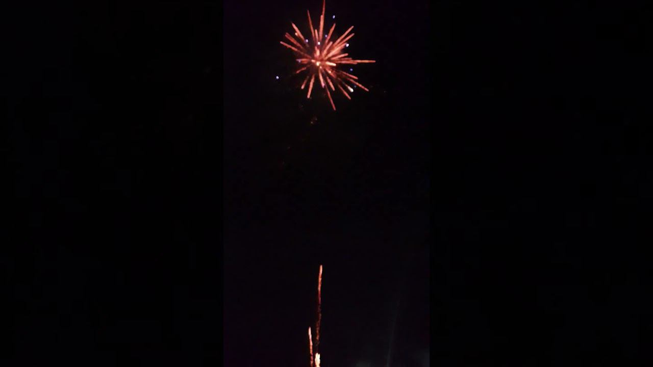 Салют в конце пошло что то ни так