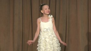" Лесной бал" муз. С.Агабабова, сл. Н.Саконской исп. Ева Жураковская 9лет