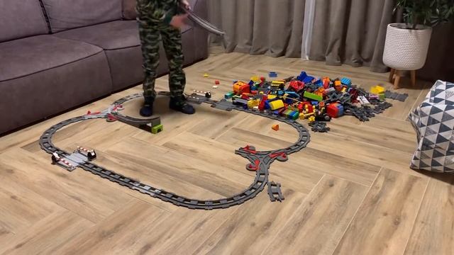 Lego duplo (Лего дупло) как собрать железную дорогу смотреть онлайн
