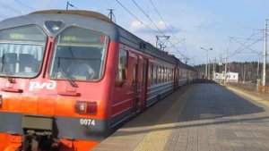 Электропоезд ЭД4МК-0074 платформа Рассудово 20.04.2018