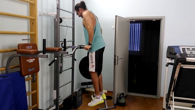 Отжимания на брусьях +40 кг х 6 смотреть онлайн