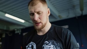 КАКАЯ ЭКИПИРОВКА У БОЙЦА UFC?
