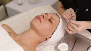 Ультразвуковая  и механическая чистка лица. Тонкости выполнения для косметолога