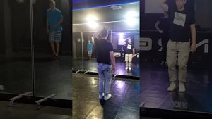 Бейсик Бачата перенос веса _ выталкивание от пола