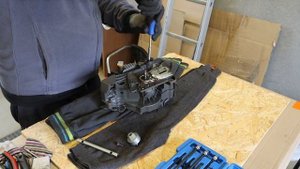 Disassembly of Husqvarna 135 MK II chainsaw for spare parts Бензопила Хускварна 135 МK2 на запчасти
