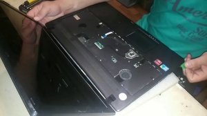 Как разобрать ноутбук eMachines E732