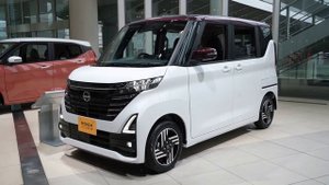 ( 4K ) Nissan Roox Highway STAR X prototype : White / Cassis